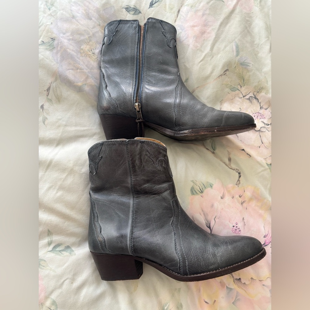 Stylish Gray Leather Ankle Boots Cowboy